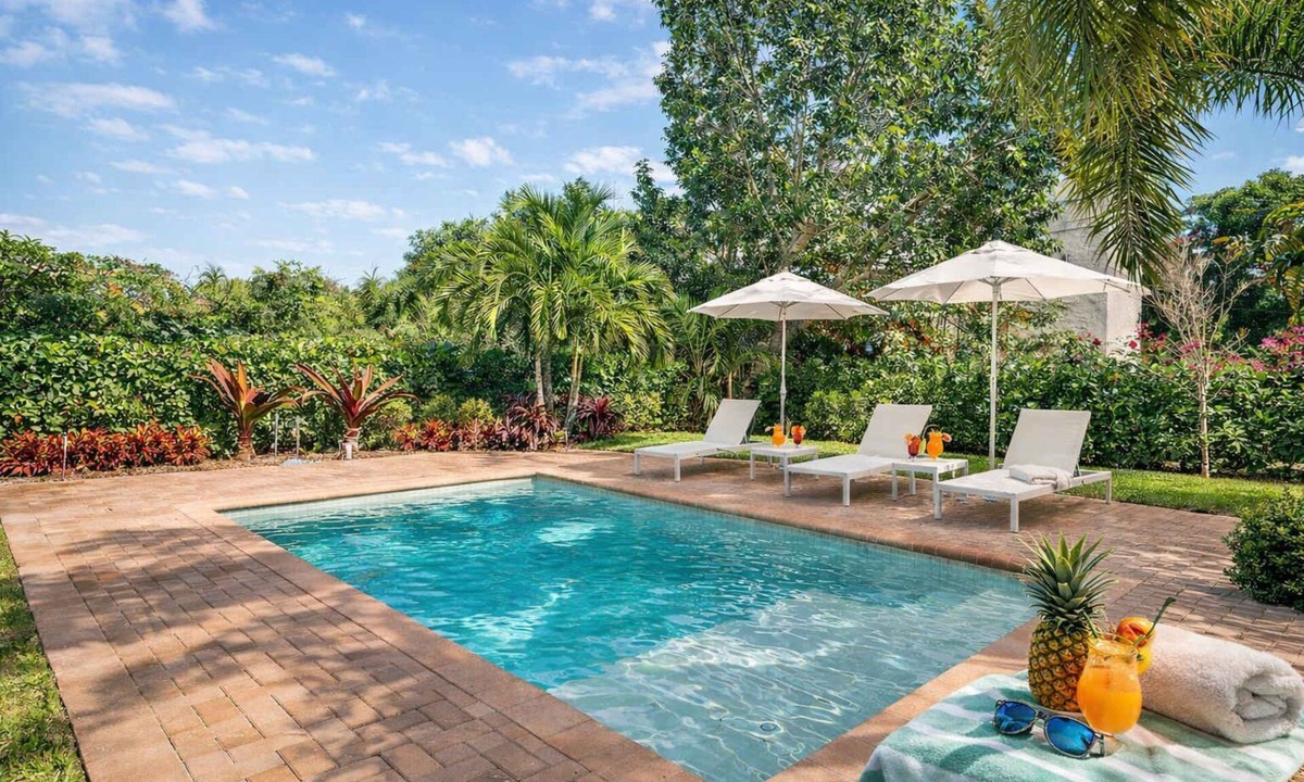 Central Park Villa | The Elysian I By Hotel Home Stays