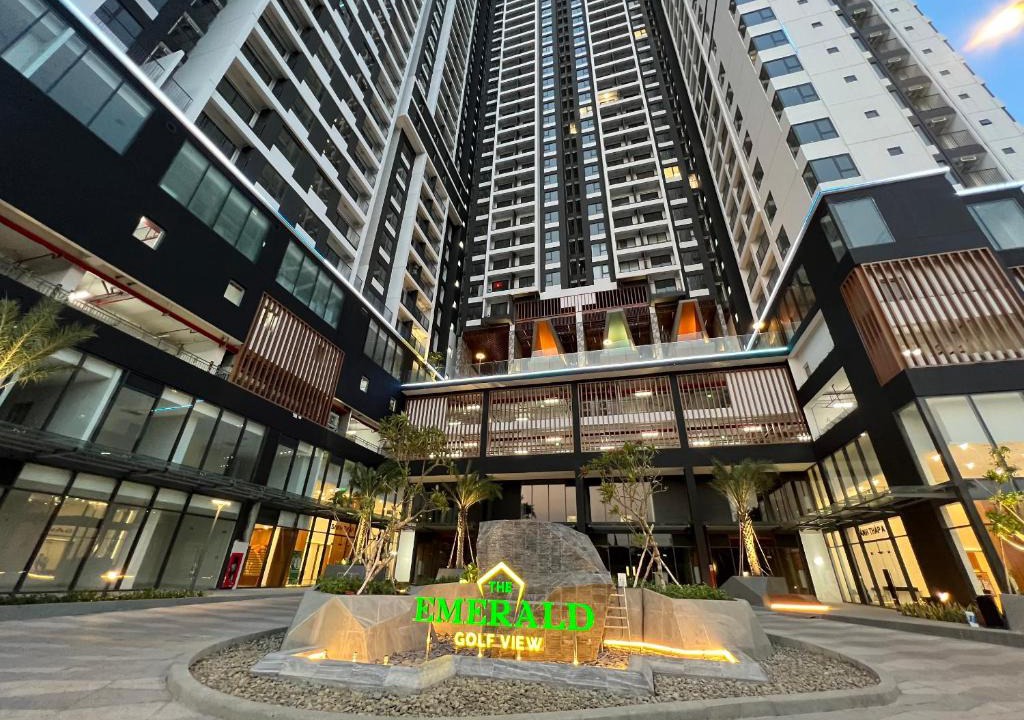 Thuan An Apartment | The Emerald Golf View