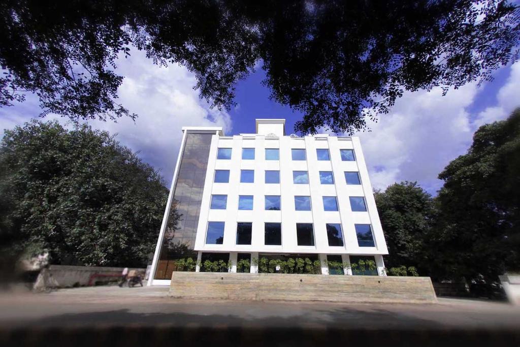 Nashik Hotel | The Emerald Park
