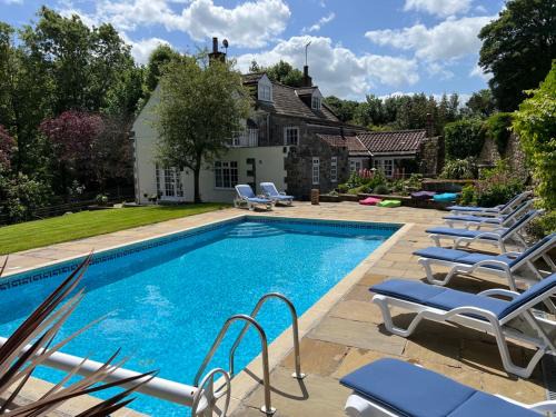 Ingerthorpe House | The Exclusive 6 bedroom Farm House, Markington incl heated pool and The Richmond Hill one bedroom Cottage