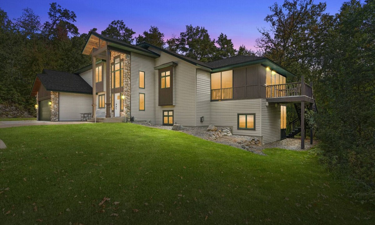 Breezy Point House | The Fairway Retreat: Spacious Family & Golf Getaway