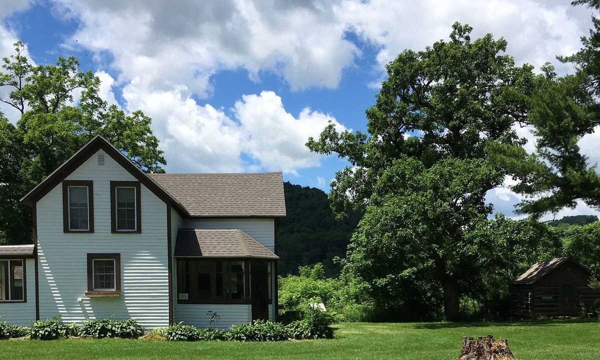 Coon Valley House | The Farmhouse at Norskedalen's Thrunegaarden