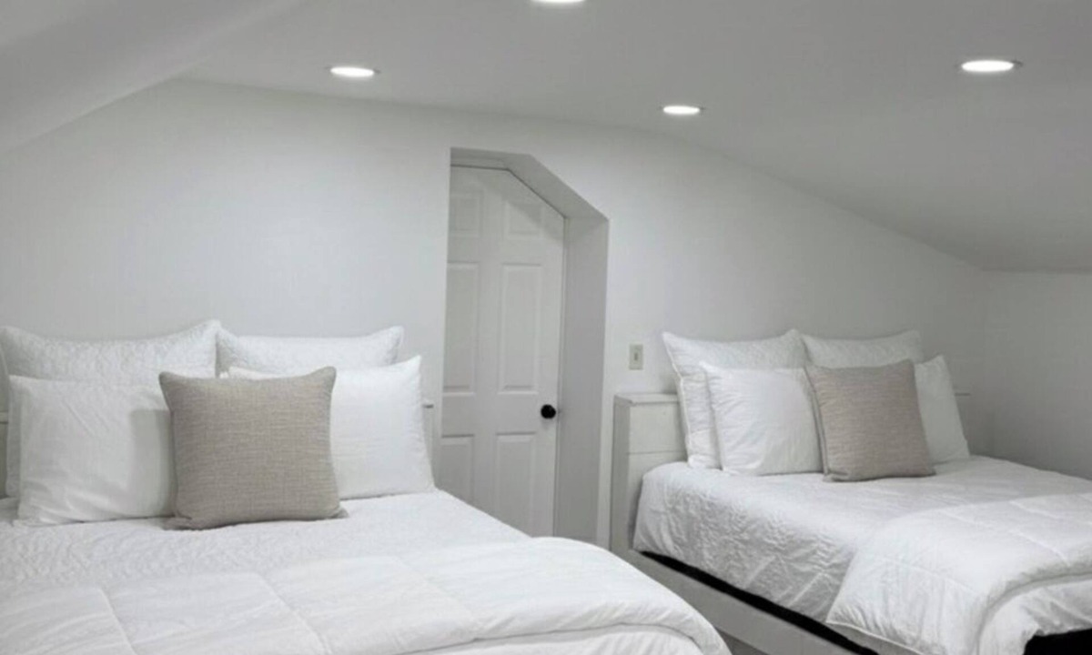 Farmington House | The Farmington Trails Getaway Entire Home