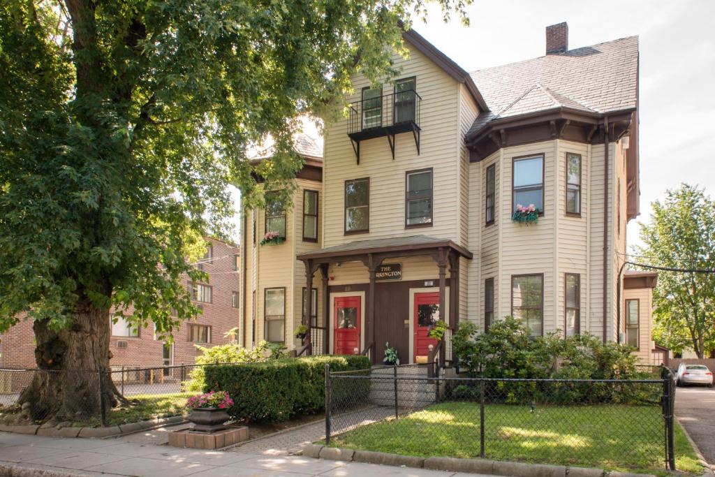 Allston Hotel | The Farrington Inn