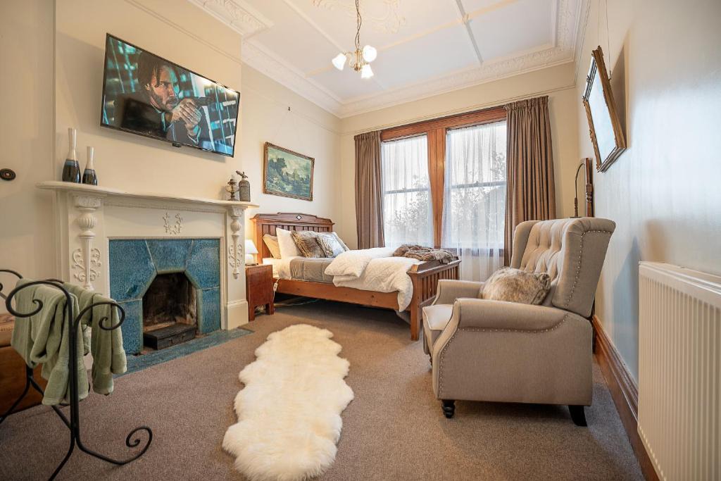 Benhar House | The Fern & Thistle Luxury Accommodation- Drinks, Hotpool, Sauna