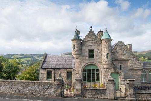 Selkirk House | The Five Turrets