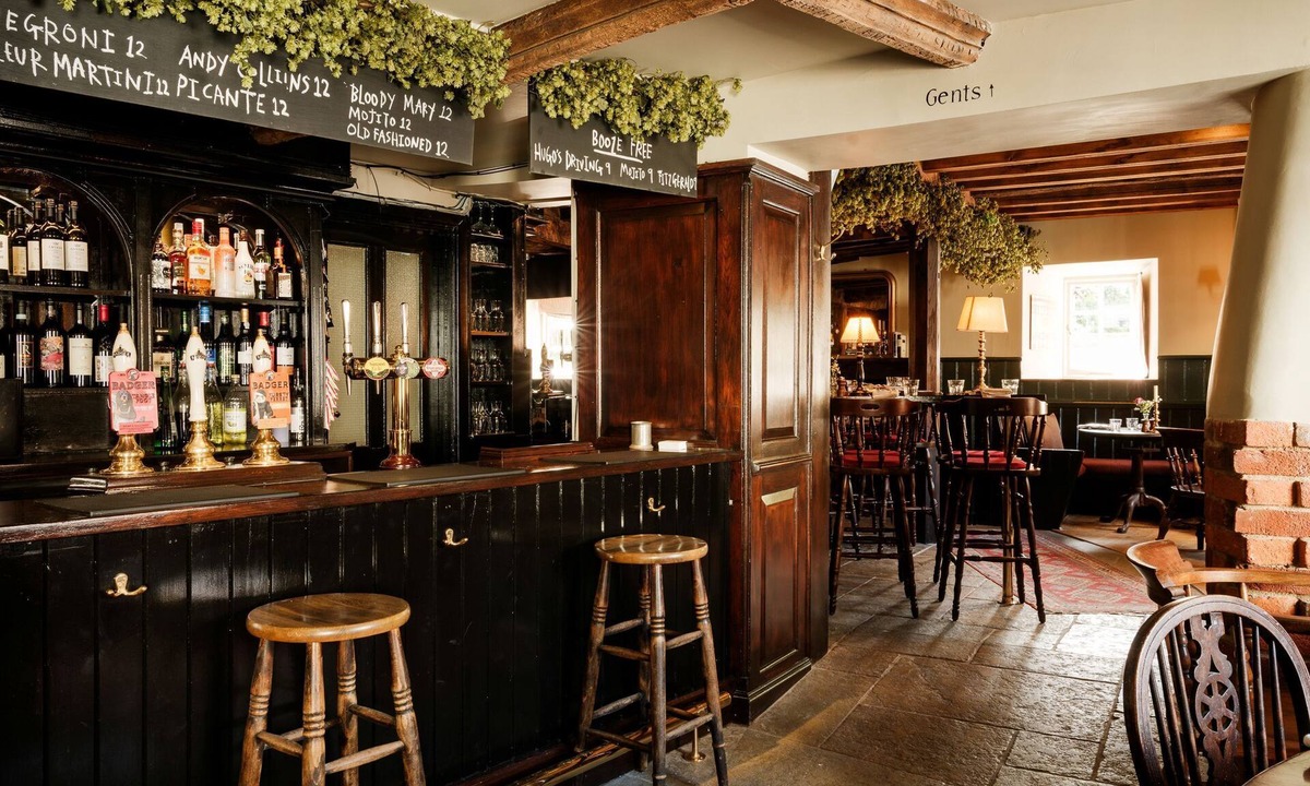 Cranborne Hotel | The Fleur de Lys