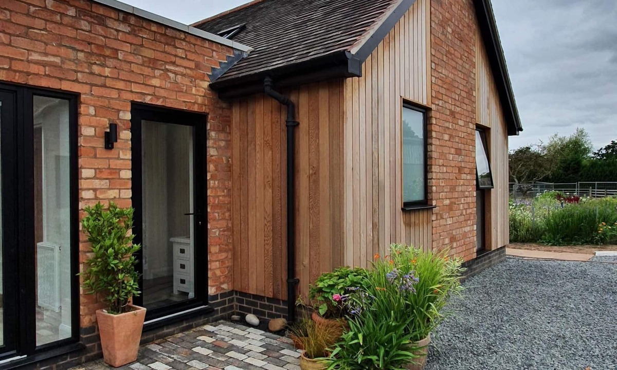 Weston under Penyard Apartment | The Flower Room - sleeps 2 guests in 1 bedroom