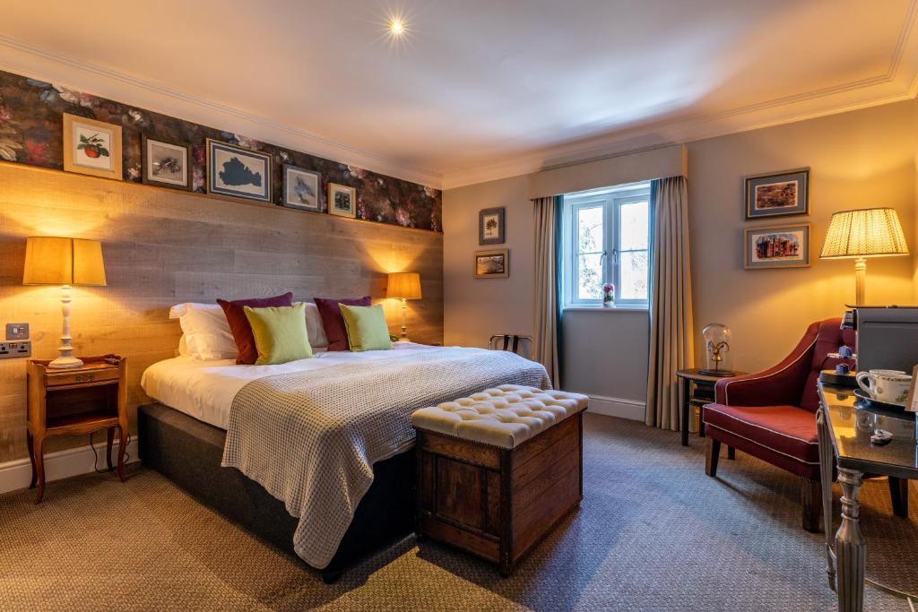 Claygate Hotel | The Foley