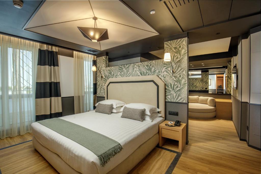 Tor Sapienza Hotel | The Fourth Dimension by Domidea