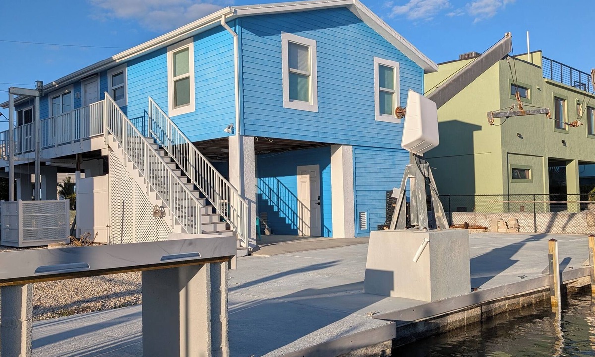 Sands House | The Friendly Pelican 2-BDR 2-BATH on a canal w/AC in Big Pine Key