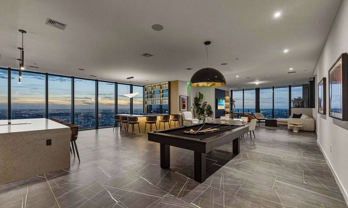 Downtown Miami Apartment | The Full 63rd Floor E11EVEN Luxury Penthouse