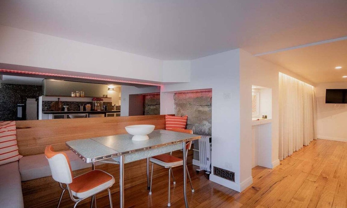 Hobart Central Business District Apartment | The Funky Den on Warwick