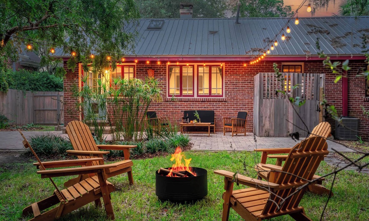 Duckpond House | The Gallery at Duckpond | Backyard Historic