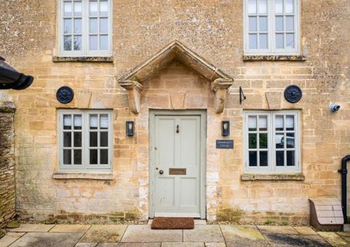 Leafield House | The Gamekeeper's Cottage Stunning 2 Bed