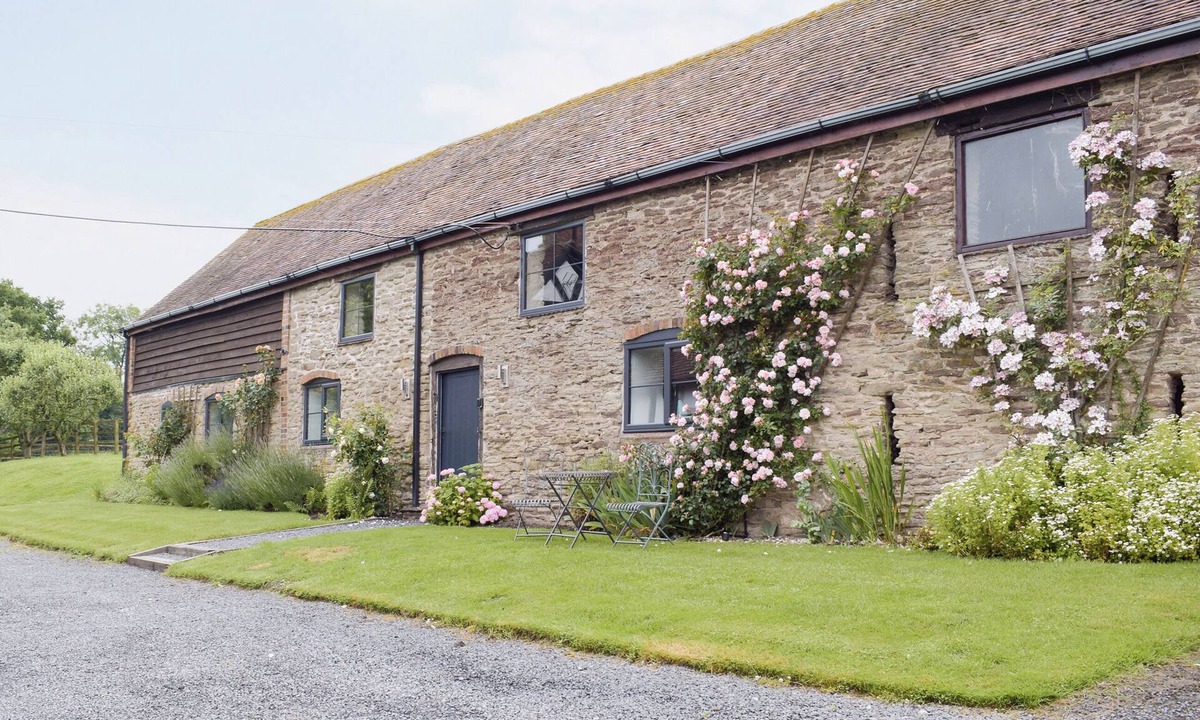 Bridgnorth Cottage | The Garden Room at Eudon George
