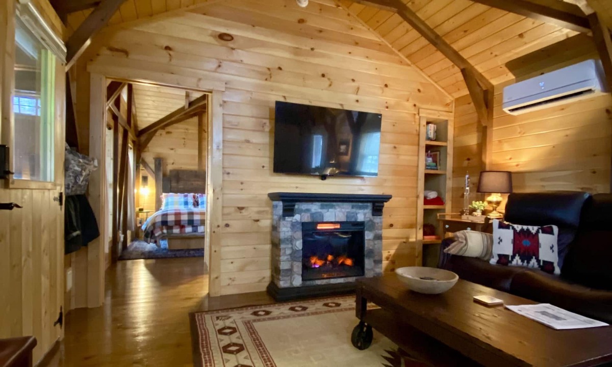Poole Cabin | The Geneva Cabin