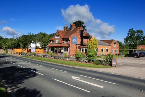 Ripley Hotel | The George Carvery