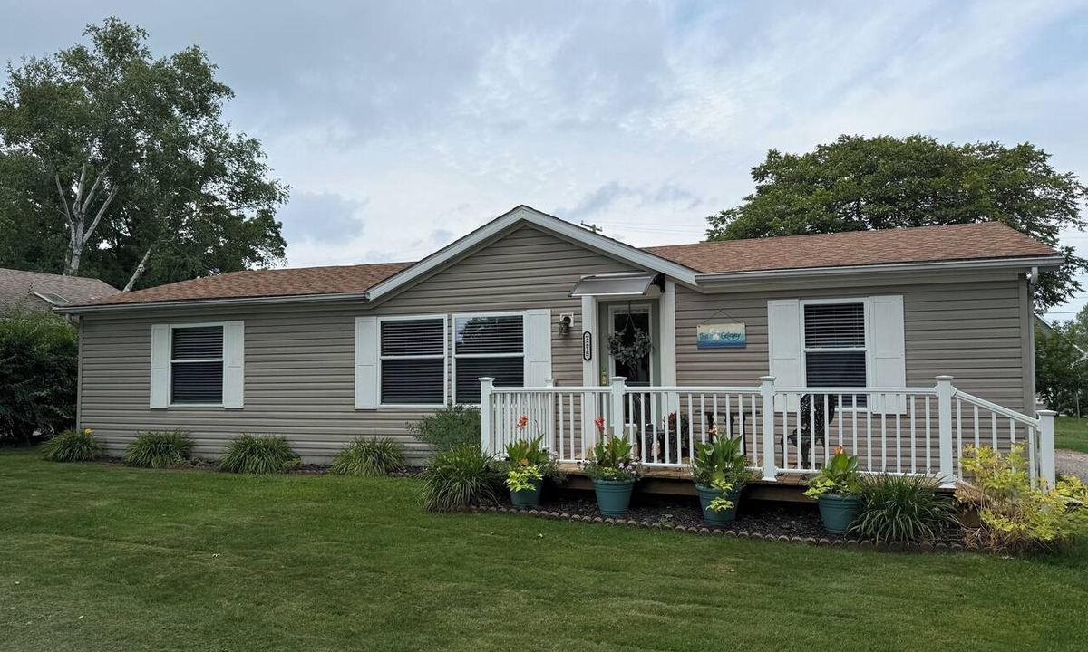 Lexington House | "THE GETAWAY" in the Village of Lexington