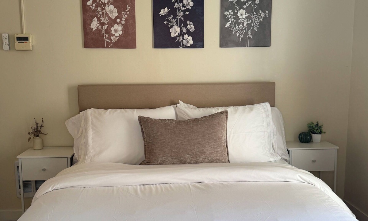 Weed Apartment | The Gilded Suite on Main