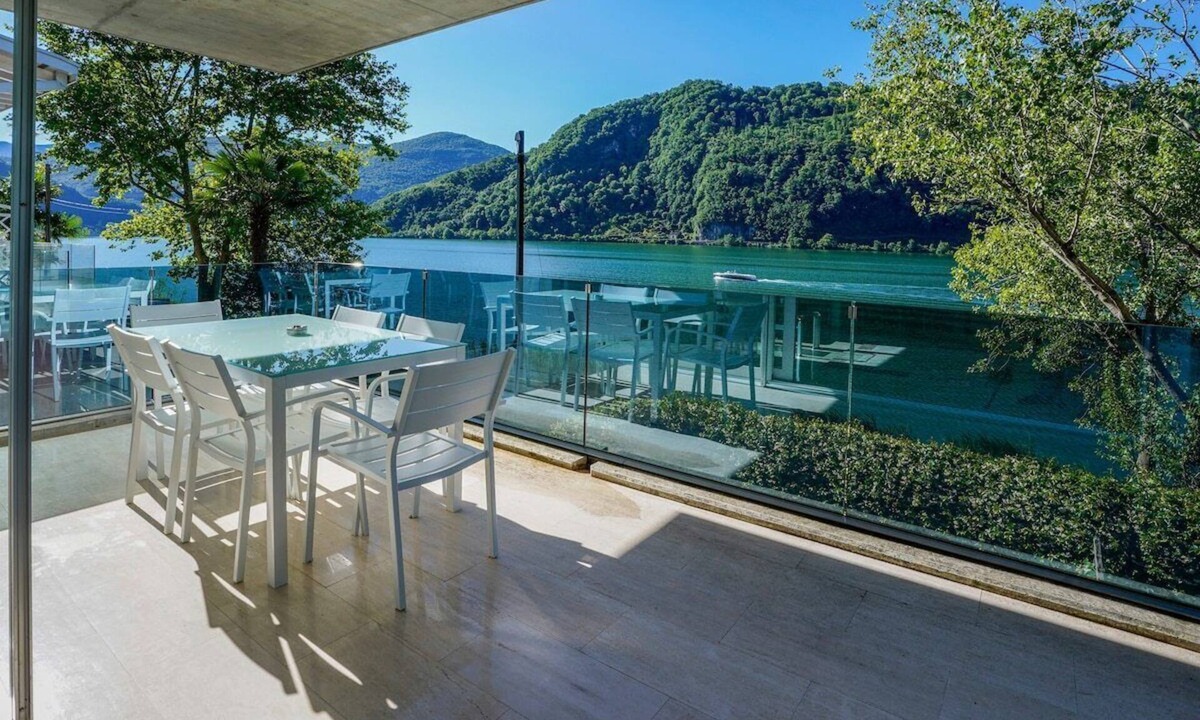 Caslano Ski Chalet | The Glass House & SPA Swisshomebnb