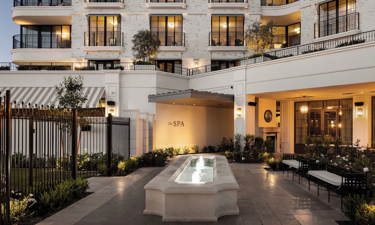Camelback East Hotel | The Global Ambassador