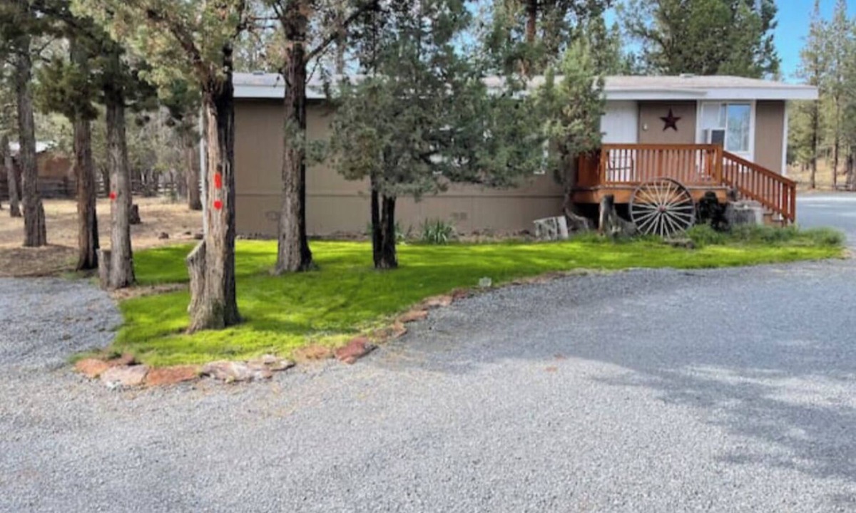 Alturas House | The Gooseloop Getaway 3 Bedroom house