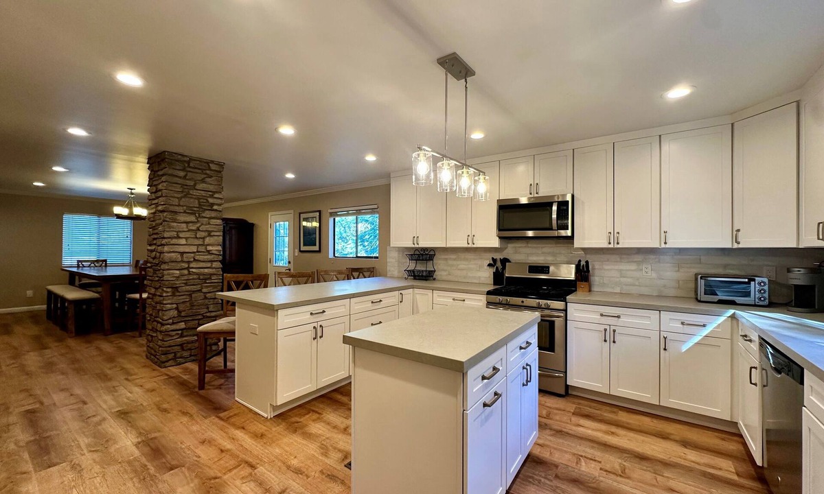 Lower Kingsbury House | The Granite Springs Hideaway. Close to down town, BBQ, Hot Tub (SL145)