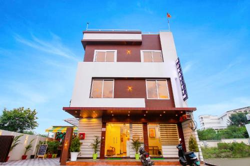 Rau Hotel | The Gravity Inn