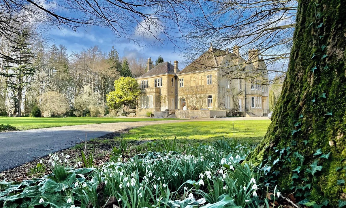 Trowbridge House | The Green