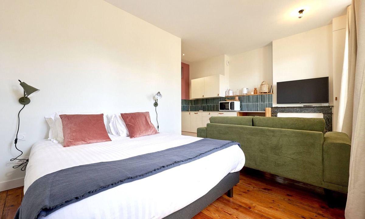 Capucins - Victoire Apartment | The Green Nest, Studio at Victoire Square