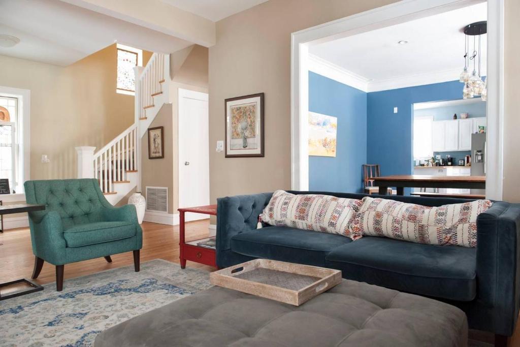 Rogers Park Bed & Breakfast | The Greenleaf House
