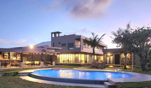 Guiuan Hotel | The Grey Inn