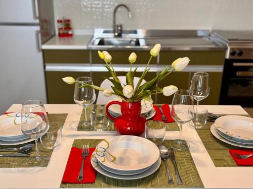 Figino Serenza Apartment | The Happy Nook