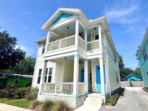 Pleasant Street House | The Harmony Suite Near UF Shands & Downtown