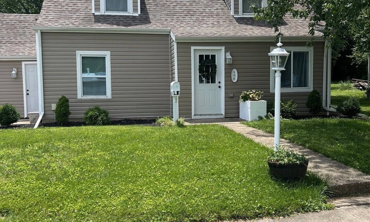 Eureka House | The Haven Eureka! 4Bedroom 1.5 Bath Walking distance to The Cannery