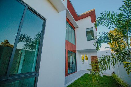Khon Kaen Bed & Breakfast | The Hide Private
