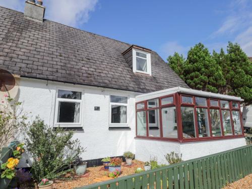 Dornie House | The Highlander