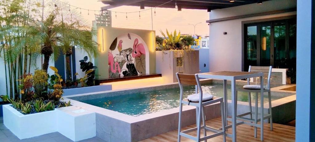 Bukit Indah House | The Hiijo Haus Private Pool & Garden