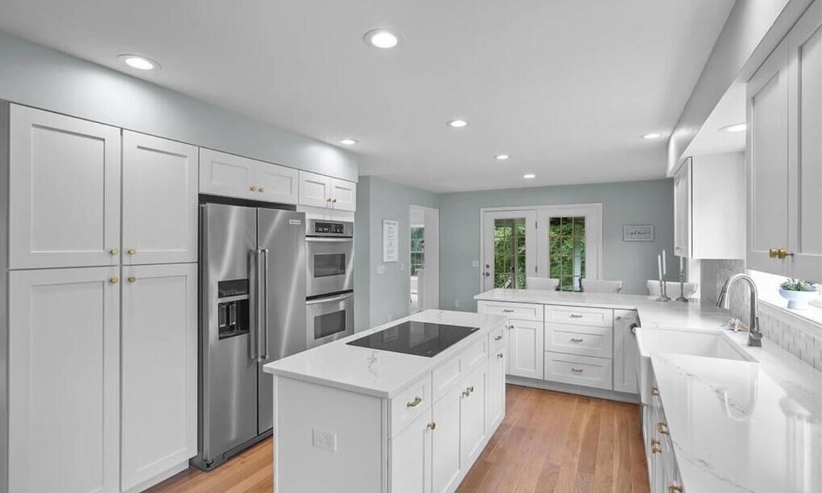 Watch Hill House | The Hill 4 bed 2.5 bath renovated