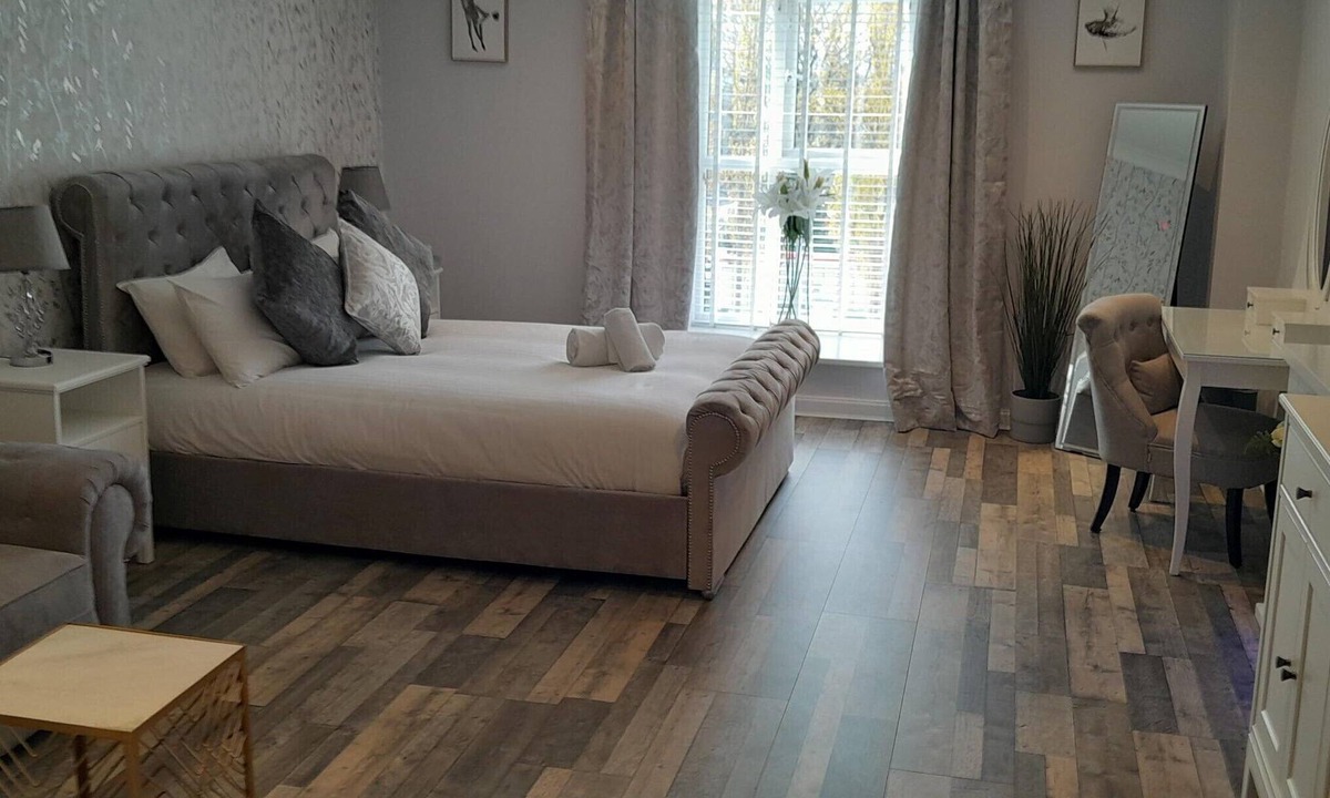 Widnes Hotel | The Hillcrest Hotel
