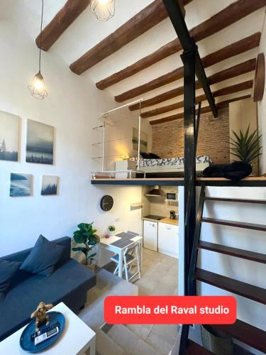 El Poble-sec Apartment | The Hipstel Parallel