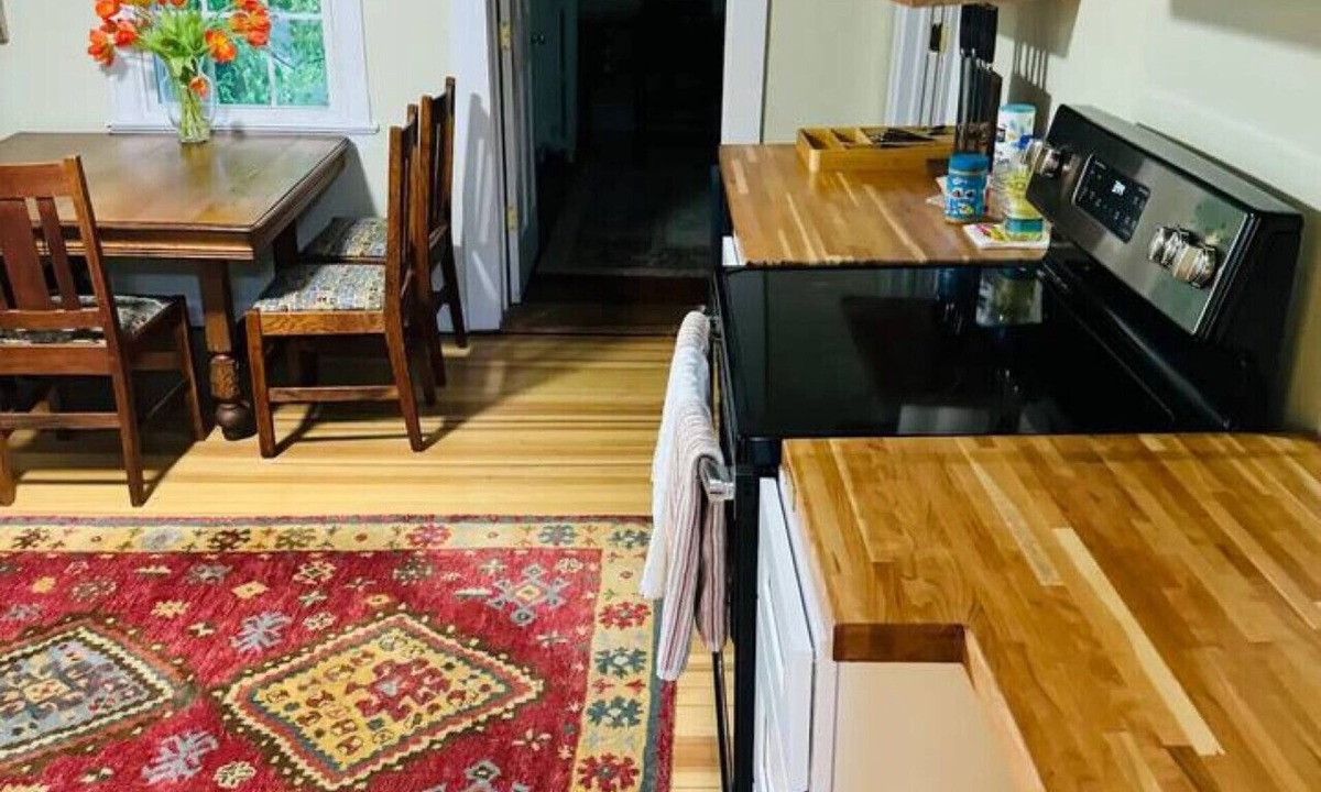 Avon Apartment | The Historic Hideaway