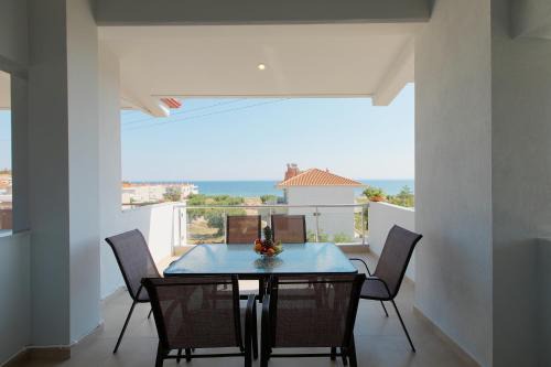 Gerakini Apartment | The House Of The Roses