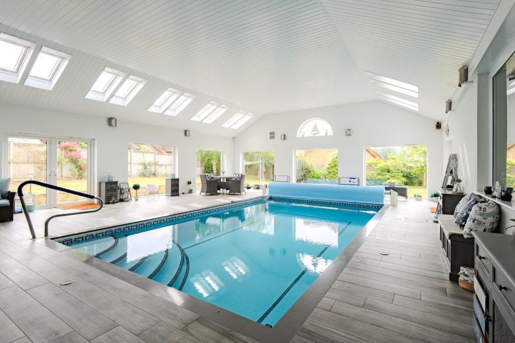 Hythe House | The House On The Hill by Keepers Cottages