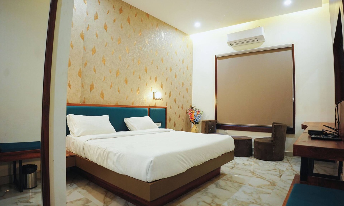 Bareilly Hotel | The Krati Resort