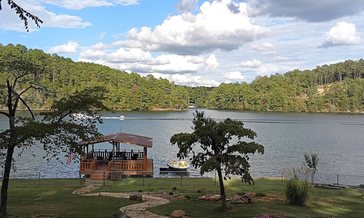Mid America House | The Lake House on Lake Hamilton