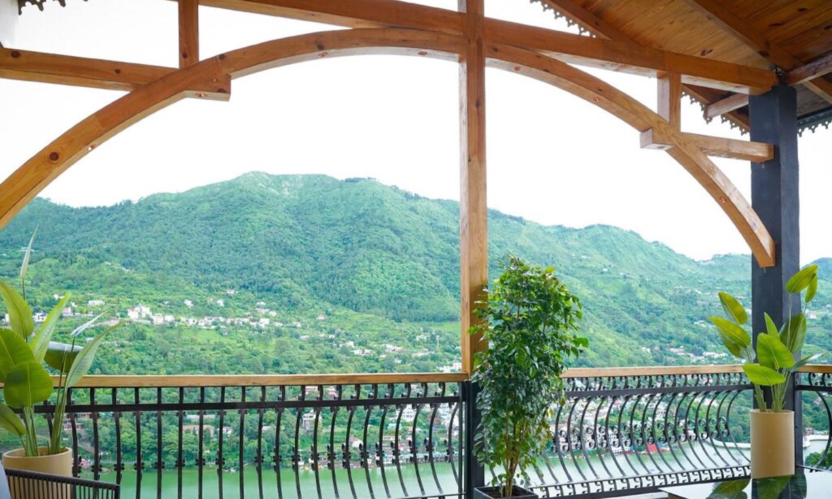Bhimtal Hotel | The Lakemont Villa