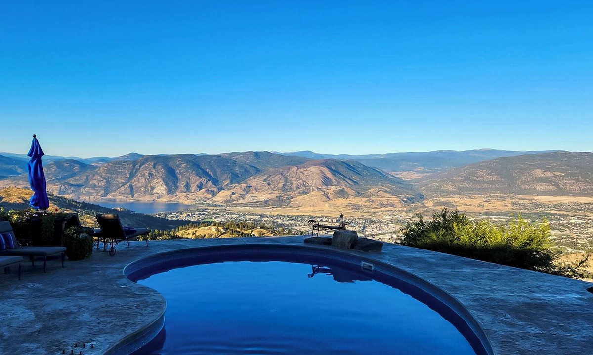 Okanagan-Similkameen House | The Ledge Above Penticton - Stunning Views! *NEW*