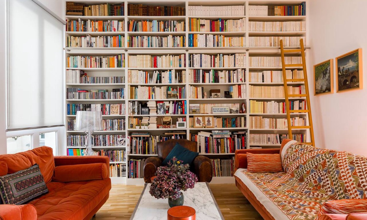 Quartier Saint-Georges Apartment | The Library Wall, by Veeve
